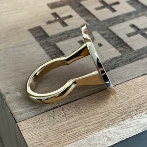 Tod's Gold Ring Holder